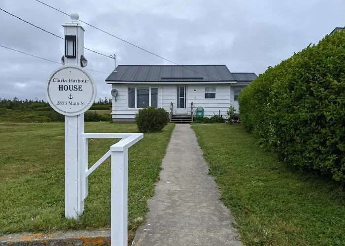 Clark\'S Harbour House
